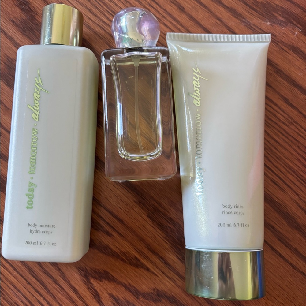 Avon Today Tomorrow Always Moisture & Rinse Set - Cream and Silver